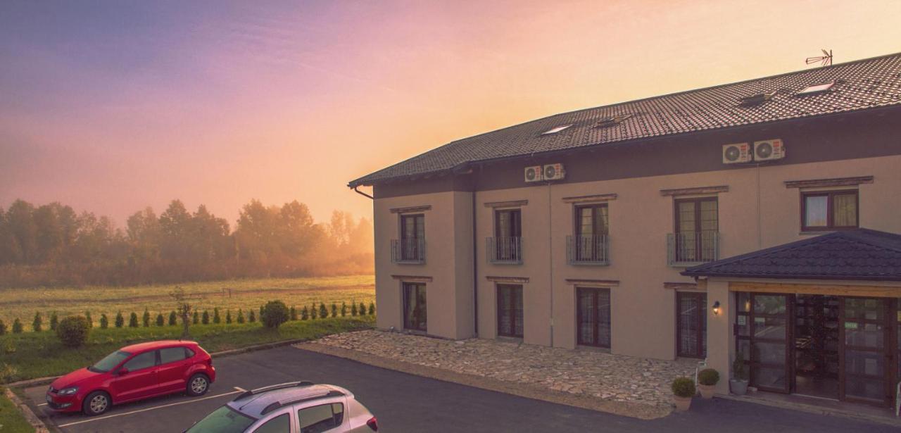 Resort Big House Plitvicka Jezera Licko Petrovo Selo Buitenkant foto