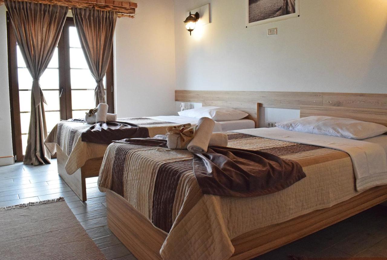 Resort Big House Plitvicka Jezera Licko Petrovo Selo Buitenkant foto